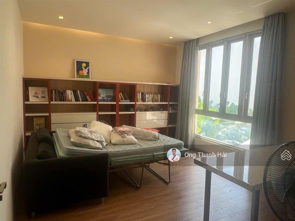 Cho thuê biệt thự liền kề, đường lớn, ngang 8m tại phú mỹ hưng, gần trường q.tế đài loan, hàn, nhật