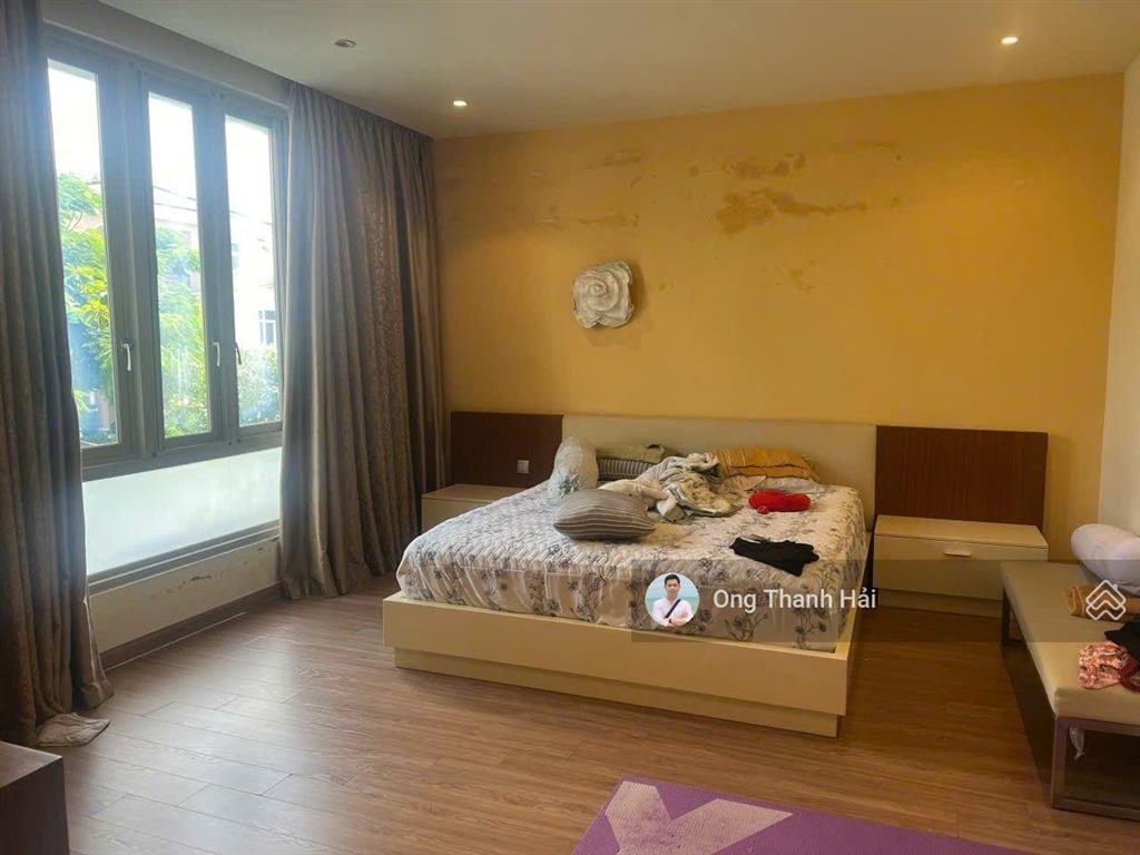 Cho thuê biệt thự liền kề, đường lớn, ngang 8m tại phú mỹ hưng, gần trường q.tế đài loan, hàn, nhật