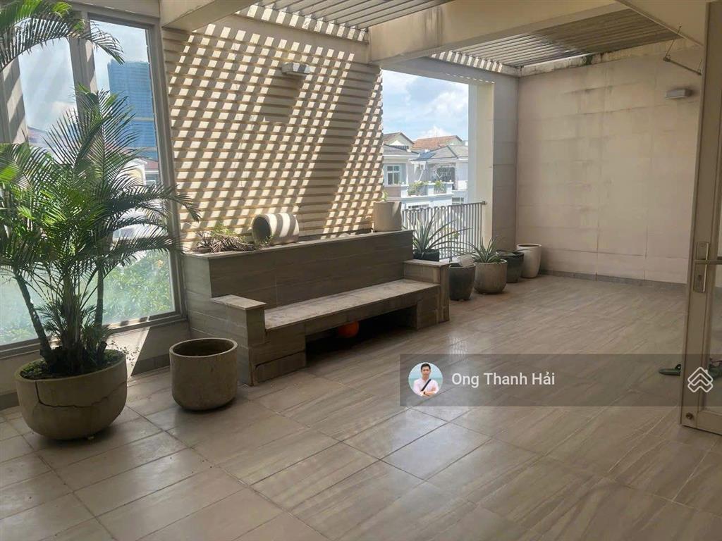 Cho thuê biệt thự liền kề, đường lớn, ngang 8m tại phú mỹ hưng, gần trường q.tế đài loan, hàn, nhật
