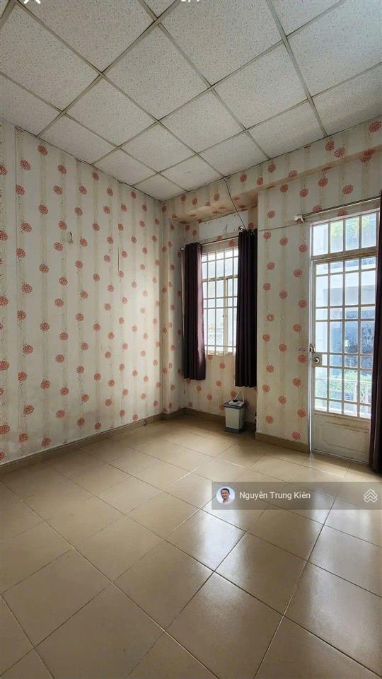 Nhỉnh 4 tỷ, bán nhà 76m2, 4 phòng ngủ, đường nguyễn thị thập, gần lotte