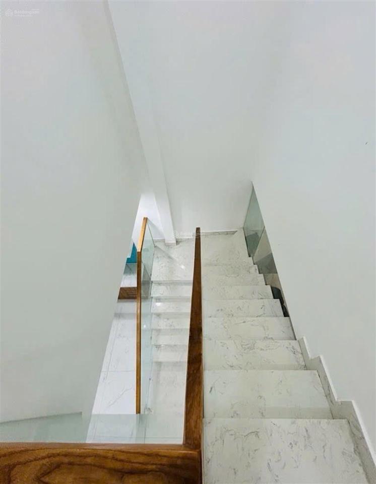 Huỳnh tấn phát  3pn  ngang 4,7m nở hậu, 1 trệt 1 lầu, shr, hoàn công đủ, hỗ trợ bank, 10p tới q1