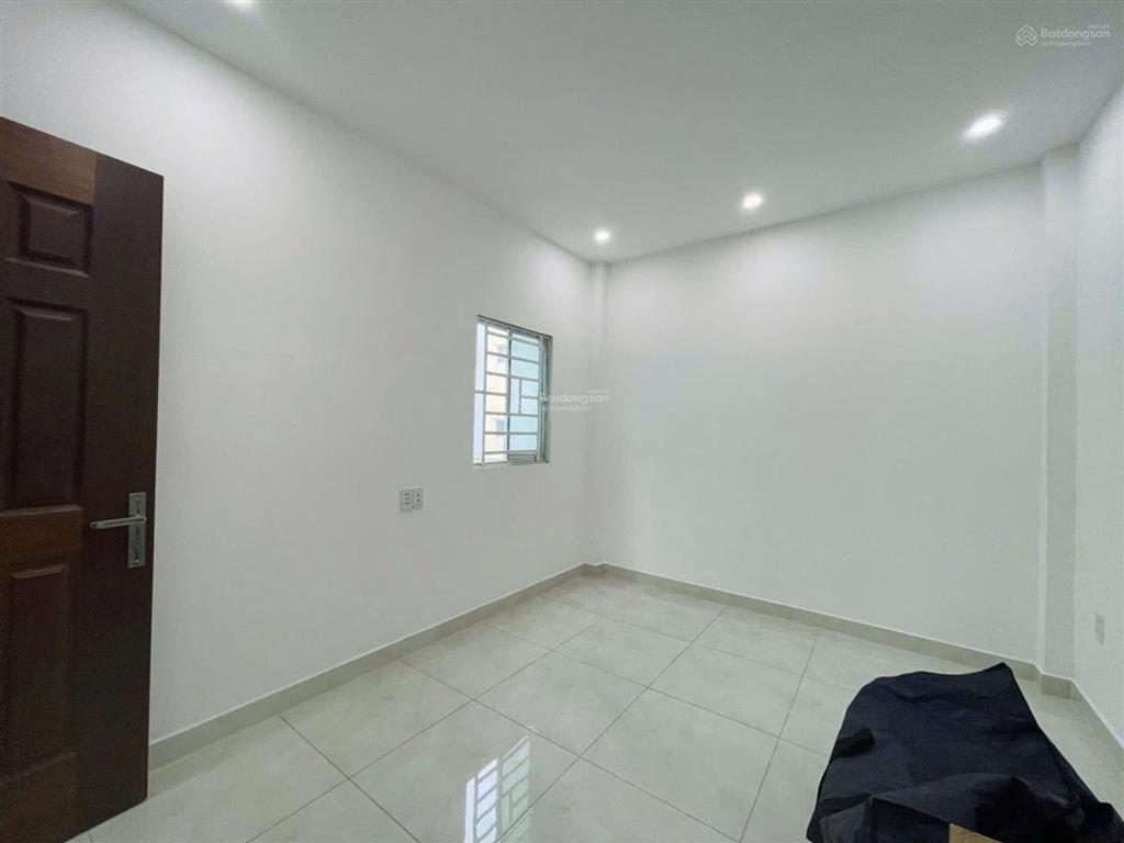 Tôn thất thuyết q4  hẻm 5m  4 tầng 5 pn  4wc  20m ra mặt tiền