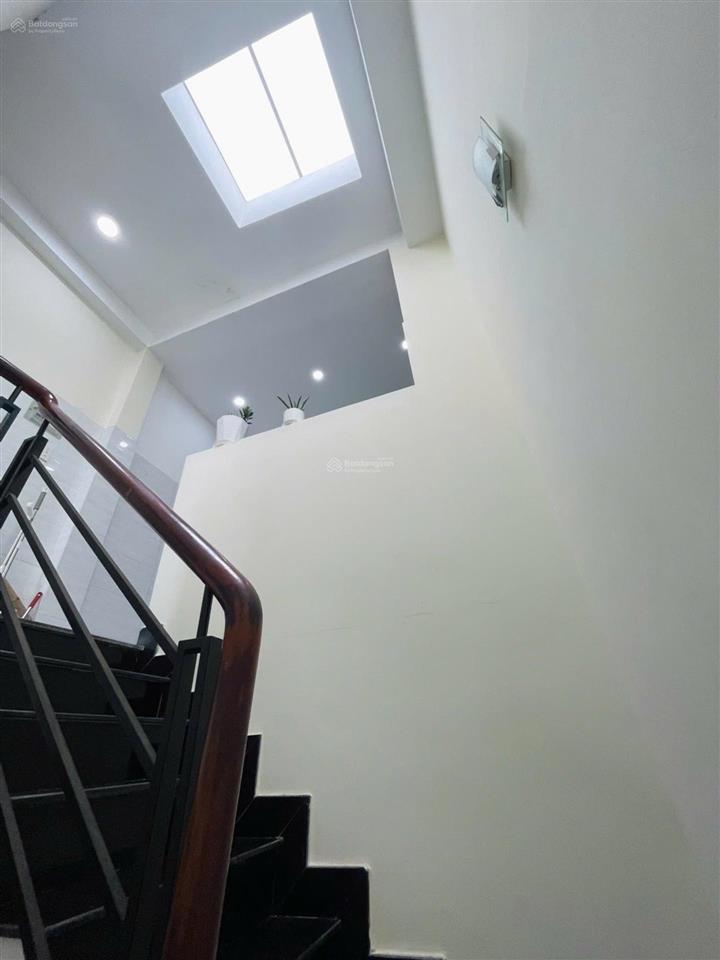 Tôn thất thuyết q4  hẻm 5m  4 tầng 5 pn  4wc  20m ra mặt tiền