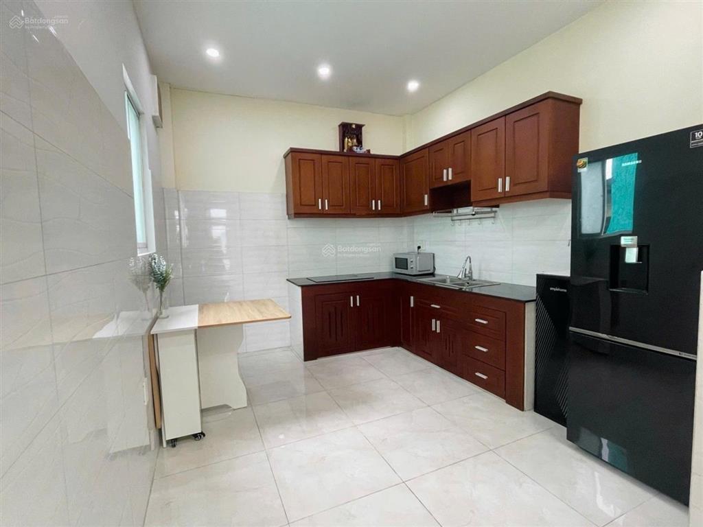 Tôn thất thuyết q4  hẻm 5m  4 tầng 5 pn  4wc  20m ra mặt tiền