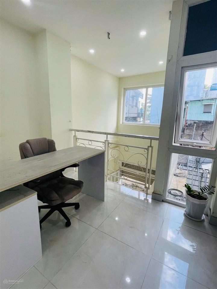 Tôn thất thuyết q4  hẻm 5m  4 tầng 5 pn  4wc  20m ra mặt tiền