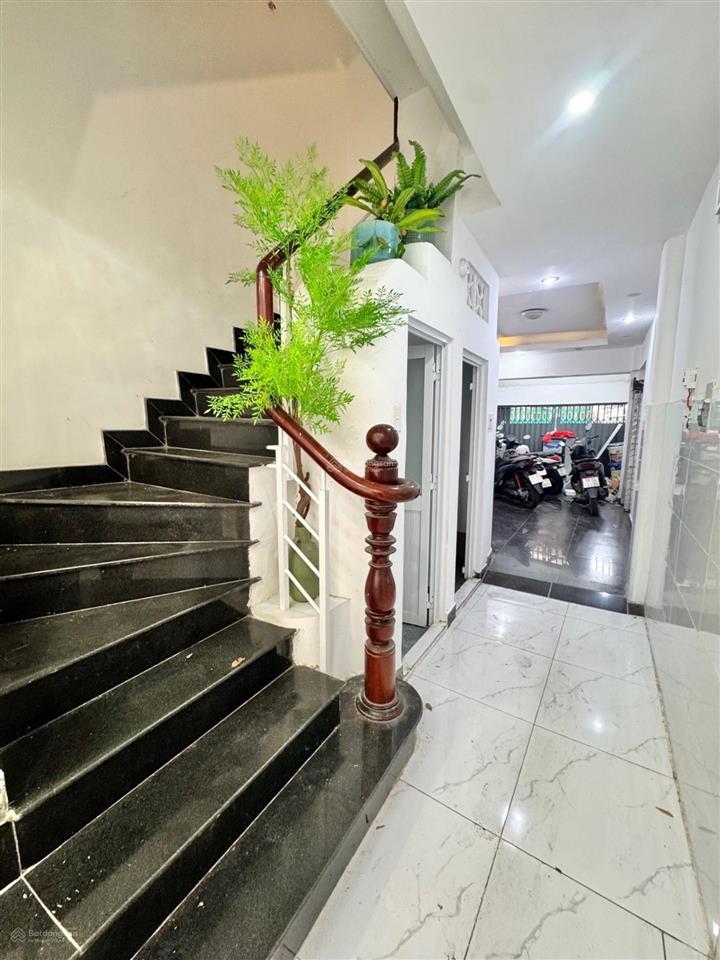 Quận 1  1 sẹc  trần quang khải chdv 6 tầng  dòng tiền 35tr/tháng, hoàn công chuẩn