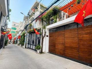 Nhà 4 tầng, lâm văn bền q7ngang 5m  dài 20m, 3 phòng ngủ lớn, xe hơi ngủ trong nhà.