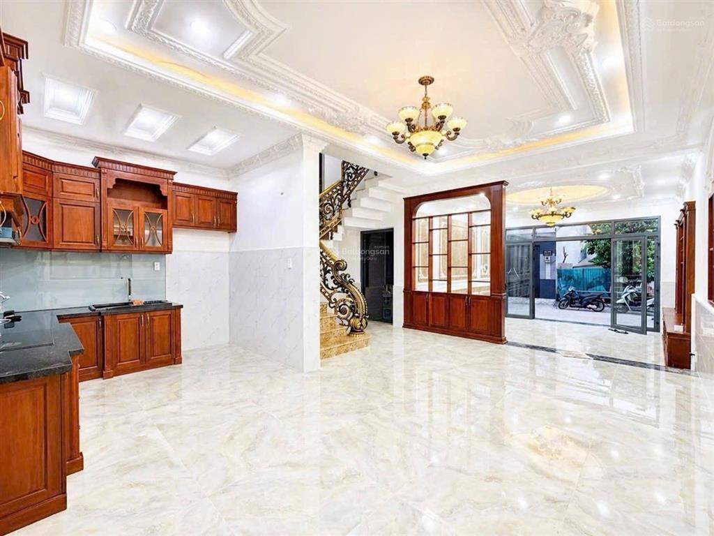 Biệt thự ngay thị trấn nhà bè đường nhựa xe hơi tránh nhau  kế bên quận7  chỉ 8,9 t  gần 110m2