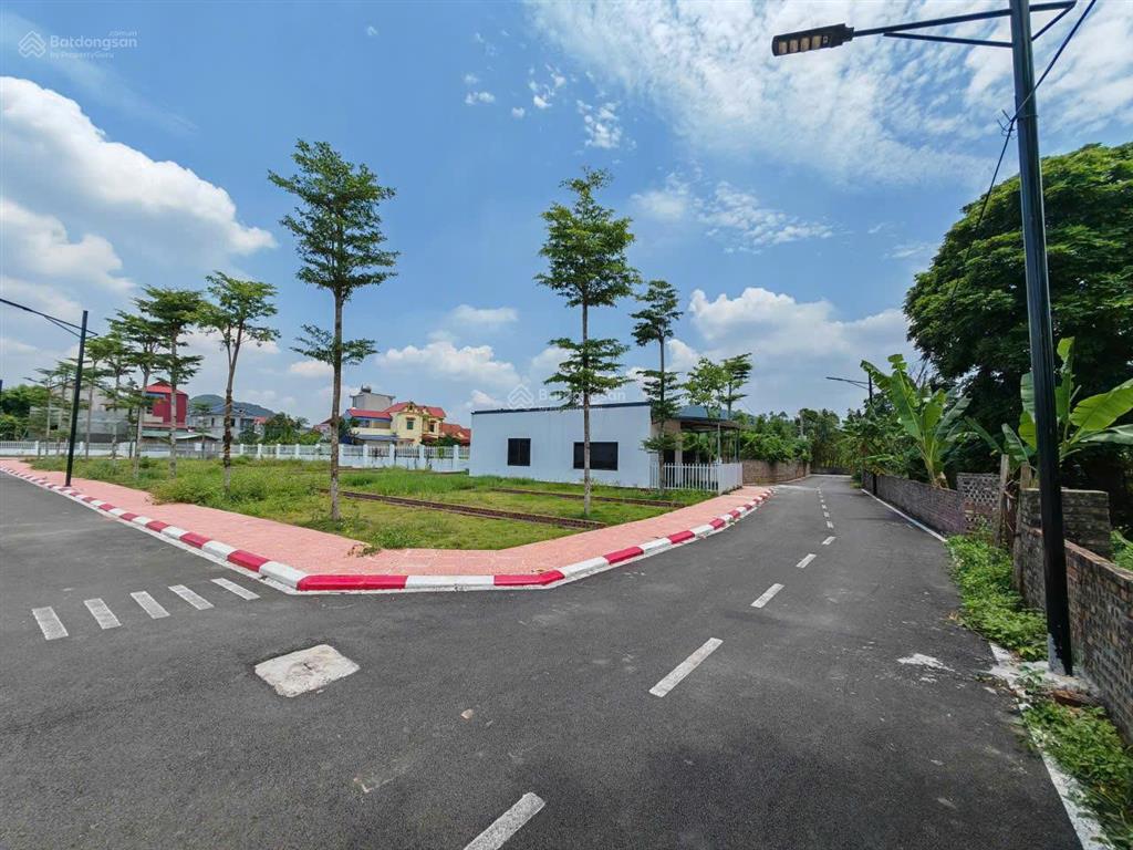 Chỉ nhỉnh 1 tỷ mặt tiền 5,37m nở hậu 80 m2 đất thành phố,cách hồ đại lải 100m