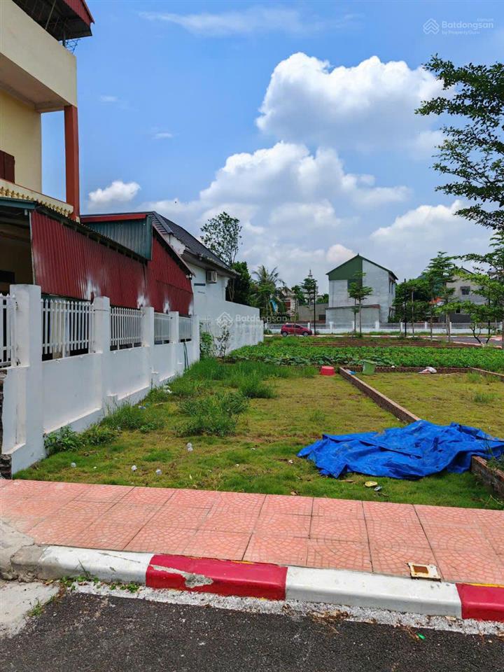 Chỉ nhỉnh 1 tỷ mặt tiền 5,37m nở hậu 80 m2 đất thành phố,cách hồ đại lải 100m