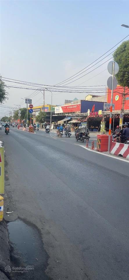 Cgnhà xưởng
 mặt tiền đường lê văn khương  phừơng thới anq12 dt8mx40m đúc lửng