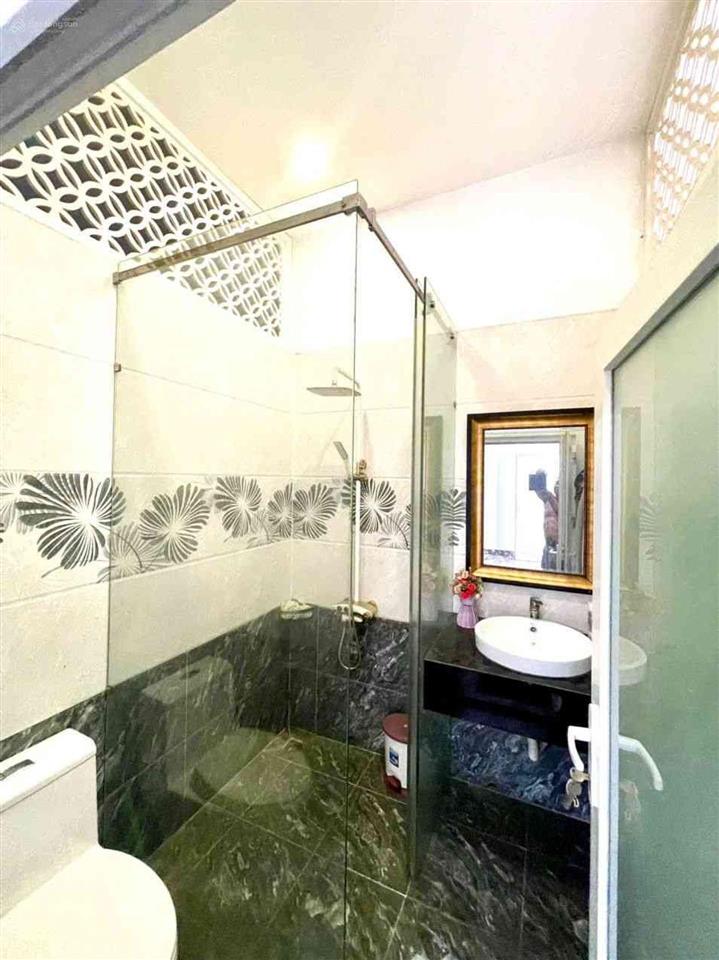 Nhà biệt thự mặt tiền tân thới hiệp 21, quận 12. dt 8m x 26m, 1 lầu, 3pn