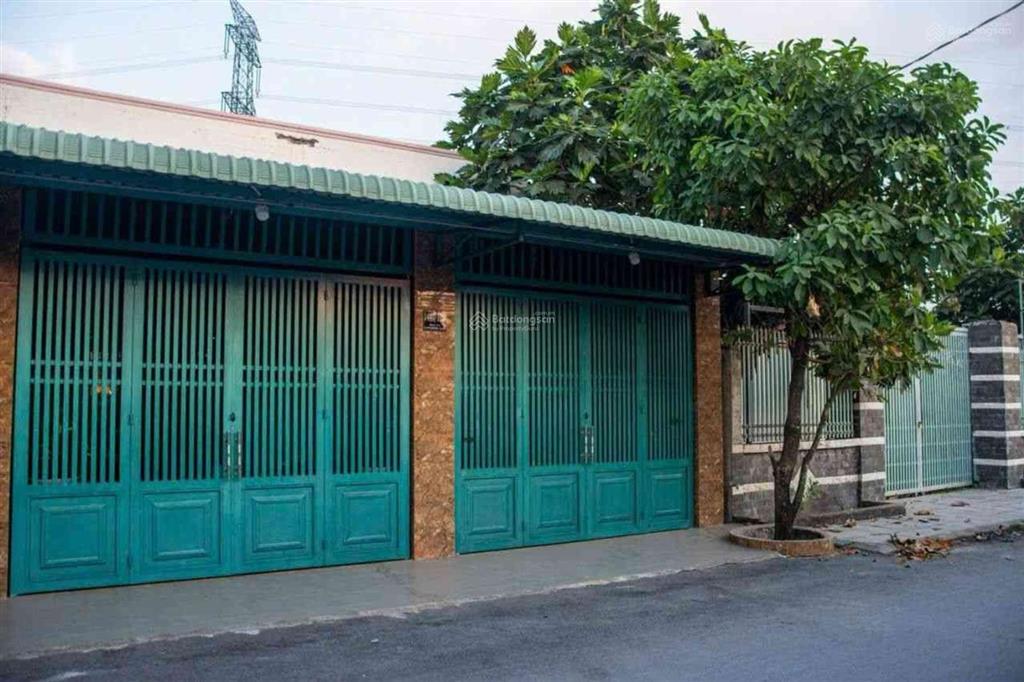 Bán 3 dãy trọ 30 phòng cách 50m ra mặt tiền tỉnh lộ 8  xã tân thạnh củ chi  dt  15mx70m