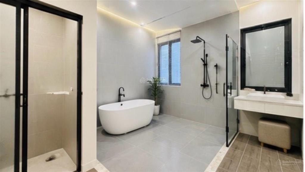 Bán nhà mặt tiền đường trần thị cờq12  dt4m50x23m nhà 5 tầng có thang máy