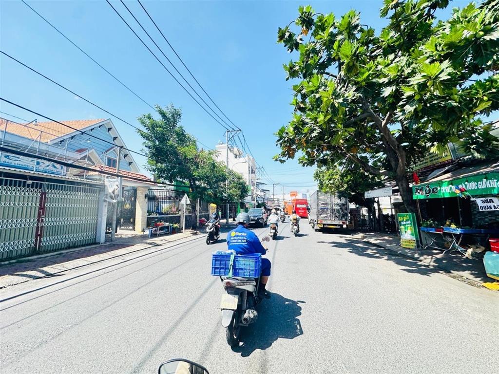Bán nhà mặt tiền đường trần thị cờq12  dt4m50x23m nhà 5 tầng có thang máy