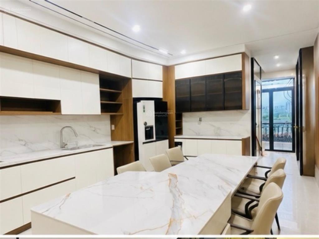 Bán nhà mặt tiền đường trần thị cờq12  dt4m50x23m nhà 5 tầng có thang máy