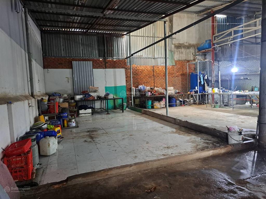 Bán nhà xưởng hẻm nguyễn văn quá, đông hưng thuận, quận 12. dt 30x30m, 900m², có 260m² thổ cư.