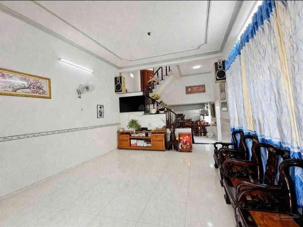 Bán nhà đường bùi văn bình  thủ dầu một bình dương  dt6mx34m nhà 2 lầu sau có 4 phòng trọ 6ty800
