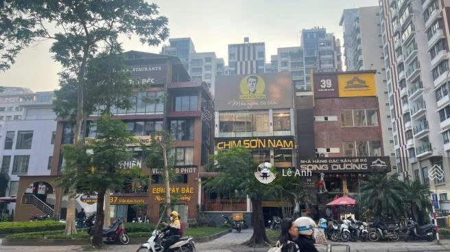 Cho thuê nhà tại phố trần kim xuyến, 100m2. mt6m, xây 6 tầng thang máy thông sàn