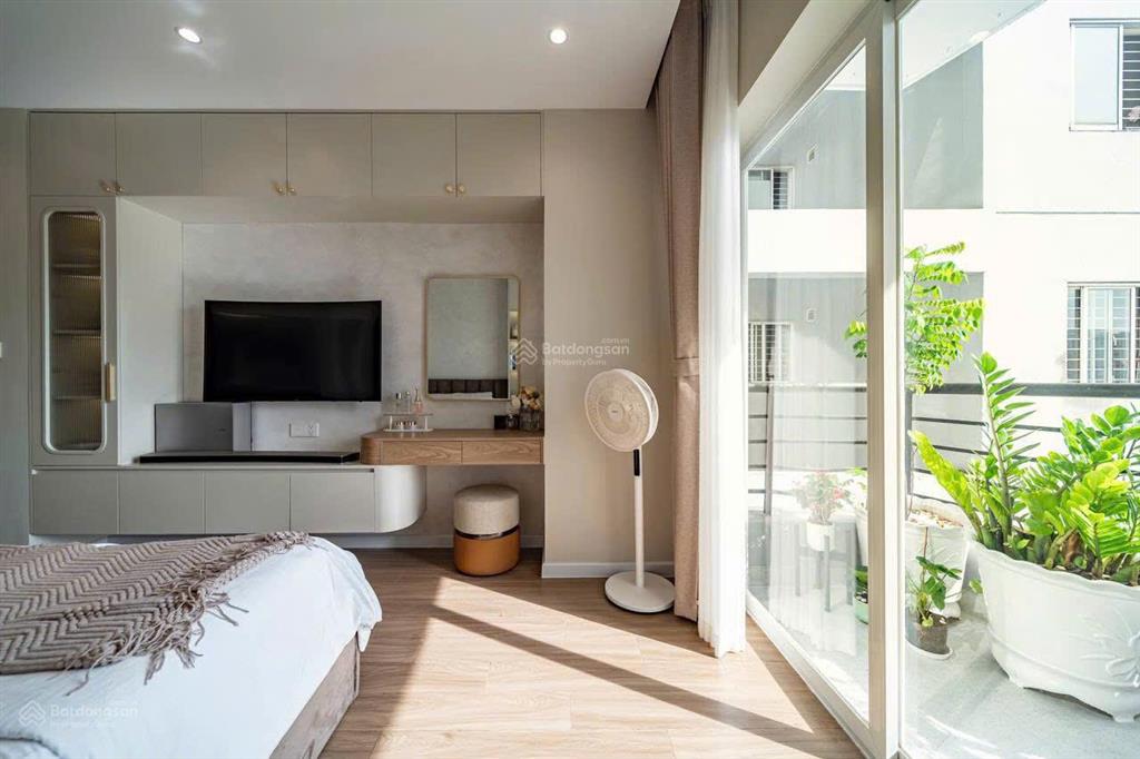 Cho thuê ch 3pn, 2wc, 86m2 tại orchard park view, 18 triệu vnd  0868 823 ***