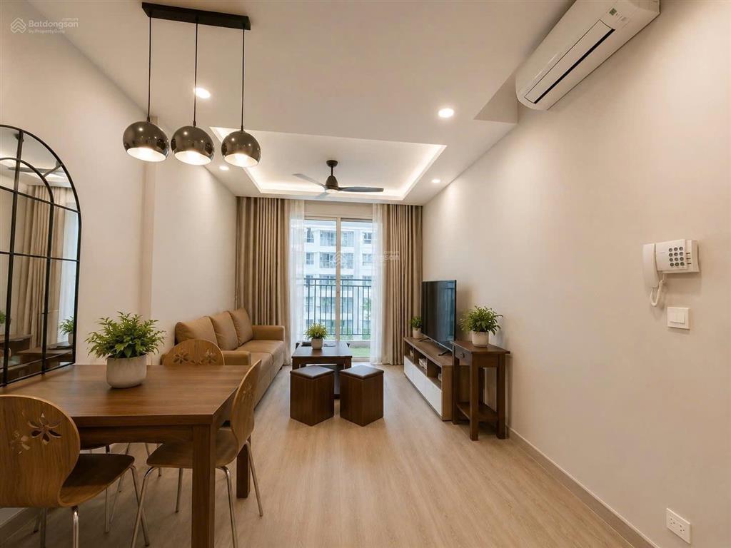 Cho thuê căn hộ 2pn, 2wc, 15 triệu  the botanica, phổ quang.  0901 105 *** (hồng)