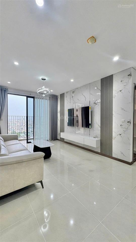 Cho thuê cc the gold view, giá 15 triệu, 70m2, 2 phòng ngủ, nhiều tiện ích, view thoáng.