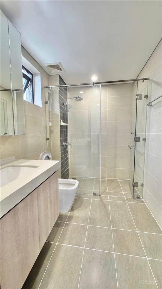 Cho thuê cc the gold view, giá 15 triệu, 70m2, 2 phòng ngủ, nhiều tiện ích, view thoáng.