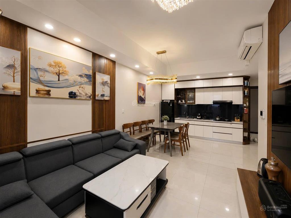 Cho thuê căn hộ 2pn 2wc tại golden mansion phổ quang giá chỉ 16tr ở được liền