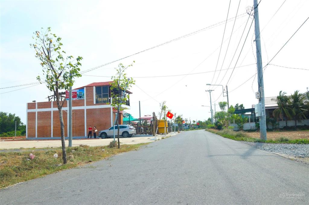 Đất đô thị full thổ cư trung tâm thị trấn cần đước chỉ 20tr/m2 vị trí đẹp, đường xe hơi