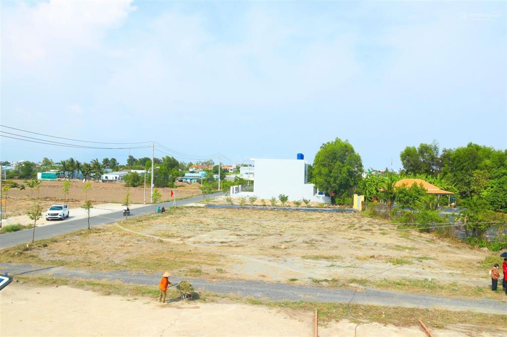 Đất đô thị full thổ cư trung tâm thị trấn cần đước chỉ 20tr/m2 vị trí đẹp, đường xe hơi