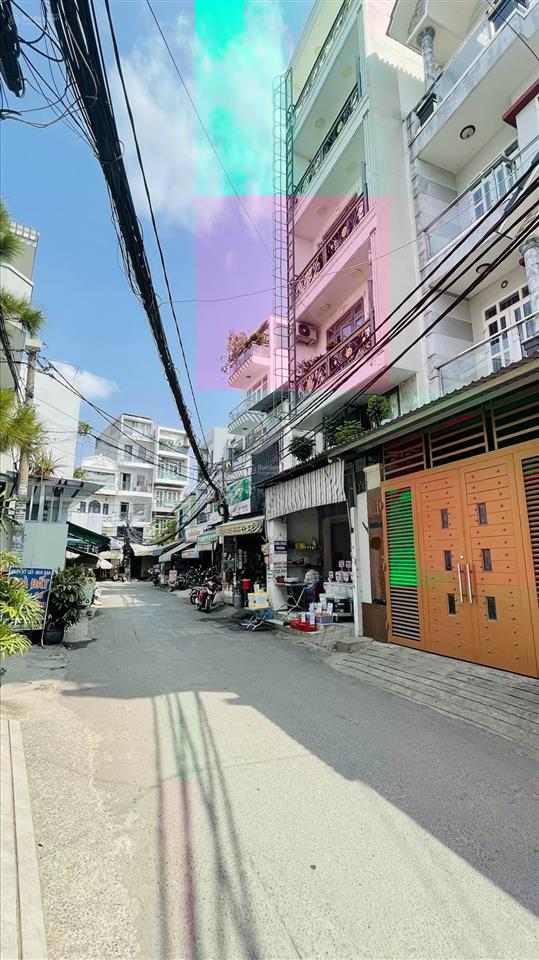 Nhà 3 tầng lô gócngay chợkinh doanh đỉnhngang 5m65m2đường 8m
