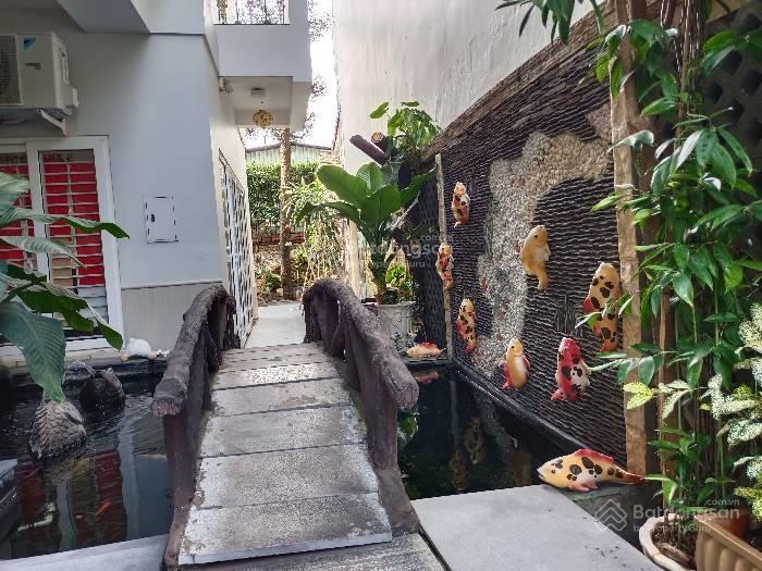 Chủ gấp bán  biệt thự sân vườn siêu hiếm  300m2  trần não  bảo vệ 24/24  chỉ 5xtỷ