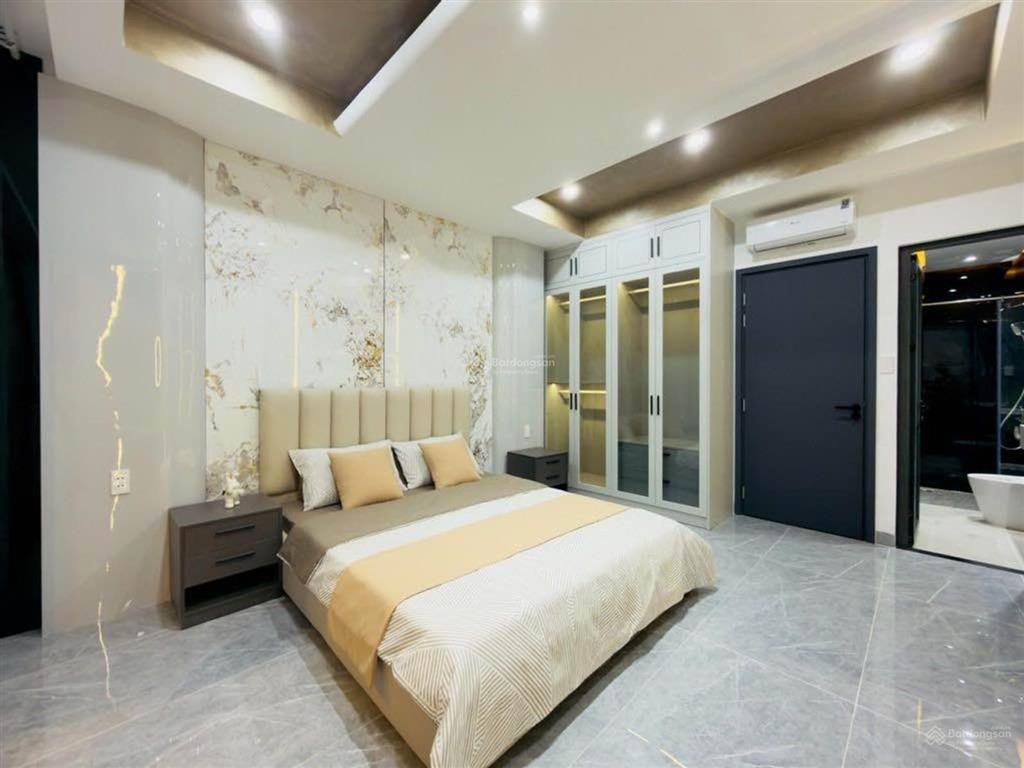 Nhà mặt tiền q12  5 tầng  260m2 sàn  full nội thất nhập ngoại  giá 7.. tỷ