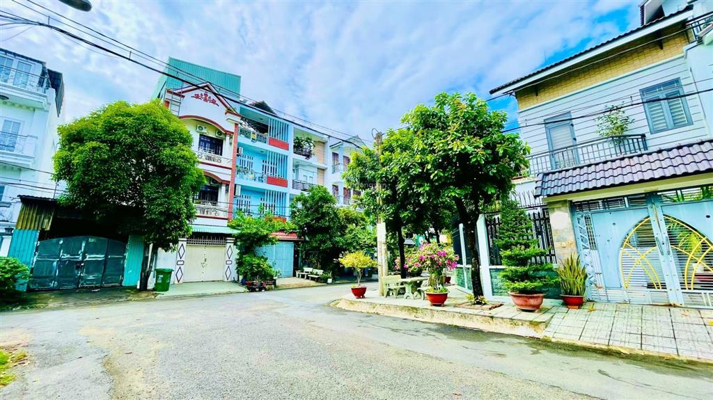 Giảm gấp 3t còn 19t.. siêu phẩm villa sân vườngần 250m²gara ô tônguyễn oanh