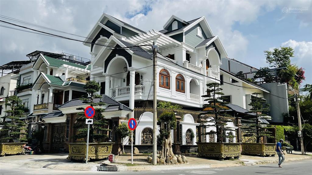 Siêu phẩm villa2 mặt tiềnkdc phú nhuận250m2full nội thất nhập