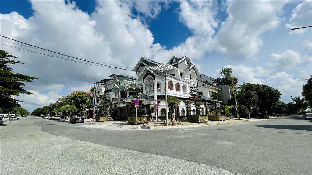 Siêu phẩm villa2 mặt tiềnkdc phú nhuận250m2full nội thất nhập