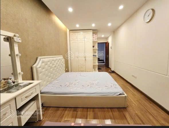 Ngõ 42 trương công giai, cầu giấy, 33m² x 5 tầng, giá hơn 10 tỷ, trung tâm cầu giấy, đủ đồ, ở ngay