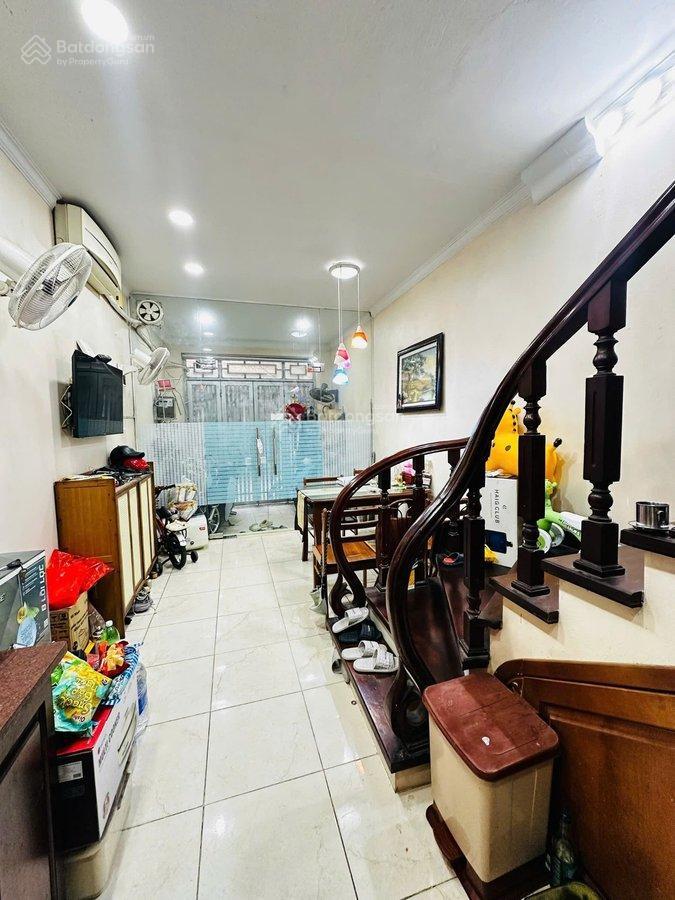Nhà 5 tầng dân xây siêu chất, ô tô vào nhà, gần phố đủ công năng, gần võ chí công, cầu nhật tân
