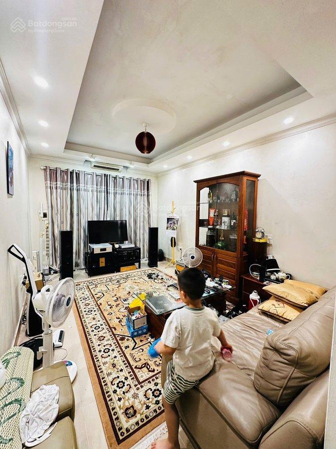 Nhà 5 tầng dân xây siêu chất, ô tô vào nhà, gần phố đủ công năng, gần võ chí công, cầu nhật tân