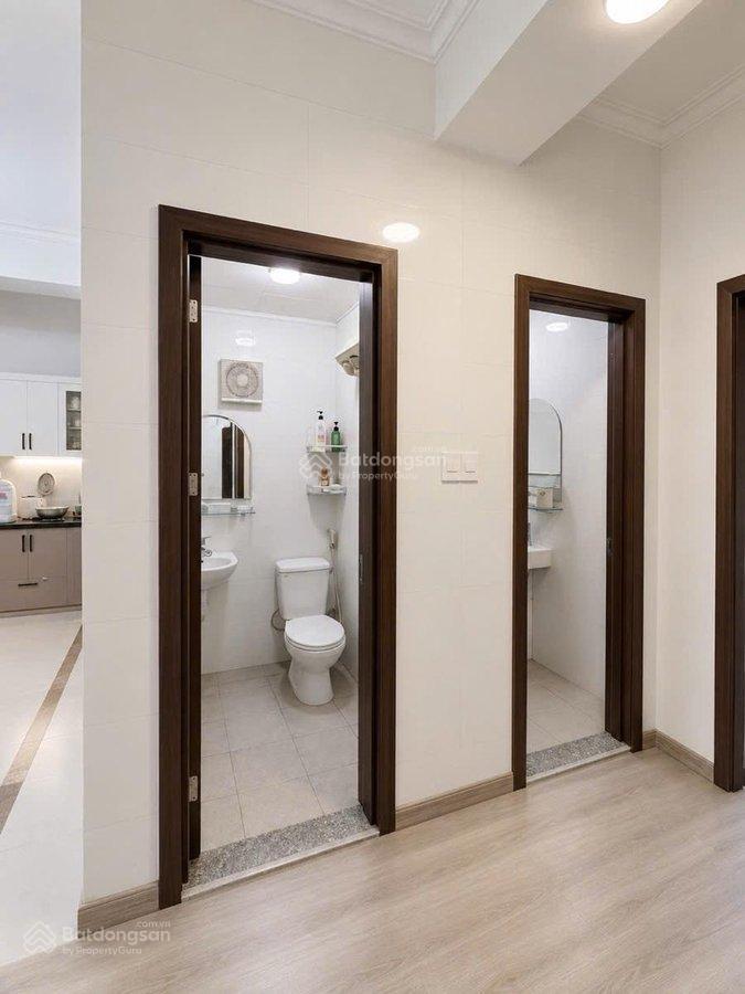 Tòa n2c, trung hòa nhân chính, gần hoàng minh giám, lê văn lương, hoàng đạo thúy, trần duy hưng.