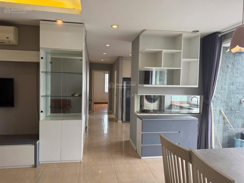 Căn góc 3pn, view hồ tây, tầng cao, 2 mặt thoáng võ chí công, gần lạc long quân, xuân la