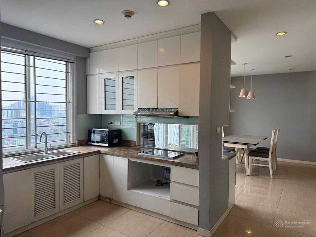 Căn góc 3pn, view hồ tây, tầng cao, 2 mặt thoáng võ chí công, gần lạc long quân, xuân la