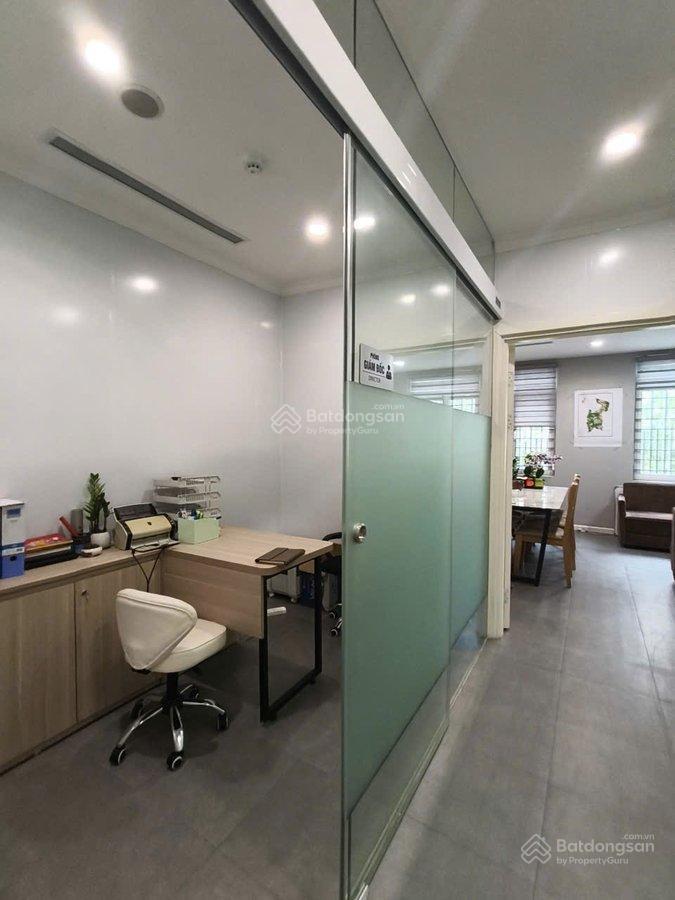 Mặt phố vũ phạm hàm ôtô dừng đỗ ngày đêm vỉa hè đá bg kinh doanh đỉnh cao trung kính  mạc thái tổ