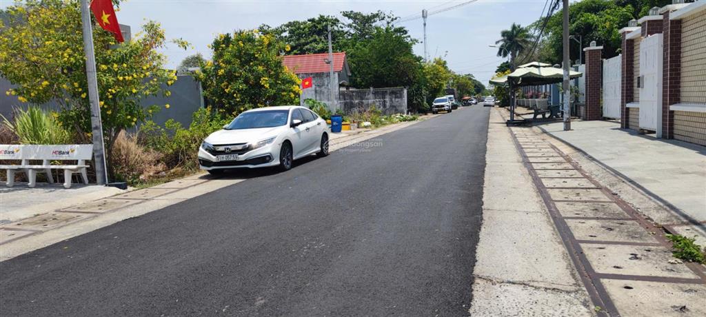 Đất thật giá thật cần ra nhanh lô đất 1 sẹc ql22 ngay tl7 100m2 sổ hồng riêng