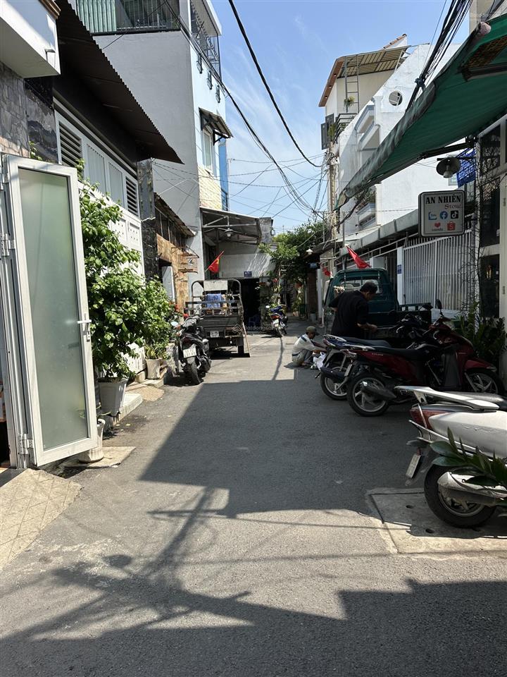 Bán nhà 54m2sổ vuôngnhà dep không lỗi xe tải nhỏ tới nhà trần thị trọngquận tân bình. nhỉn 5tỷ