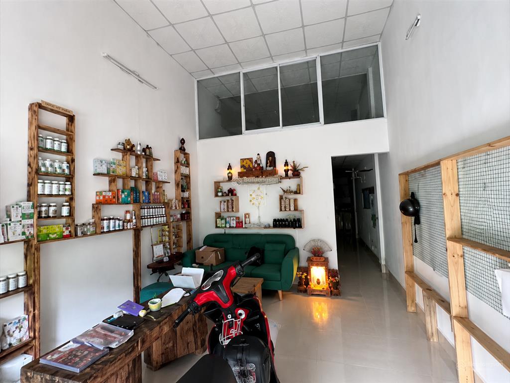 Bán nhà c4+ shr + 52m2 + 2 tầng 3pn + có chỗ để oto + tt quận tân bình + nhỉn 5 tỷ còn thương lượng