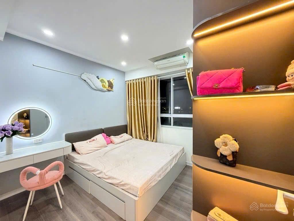 Cần bán căn hộ 2 ngủ full nội thất khu thành phố giao lưu phạm văn đồng  giá 4,78 tỷ