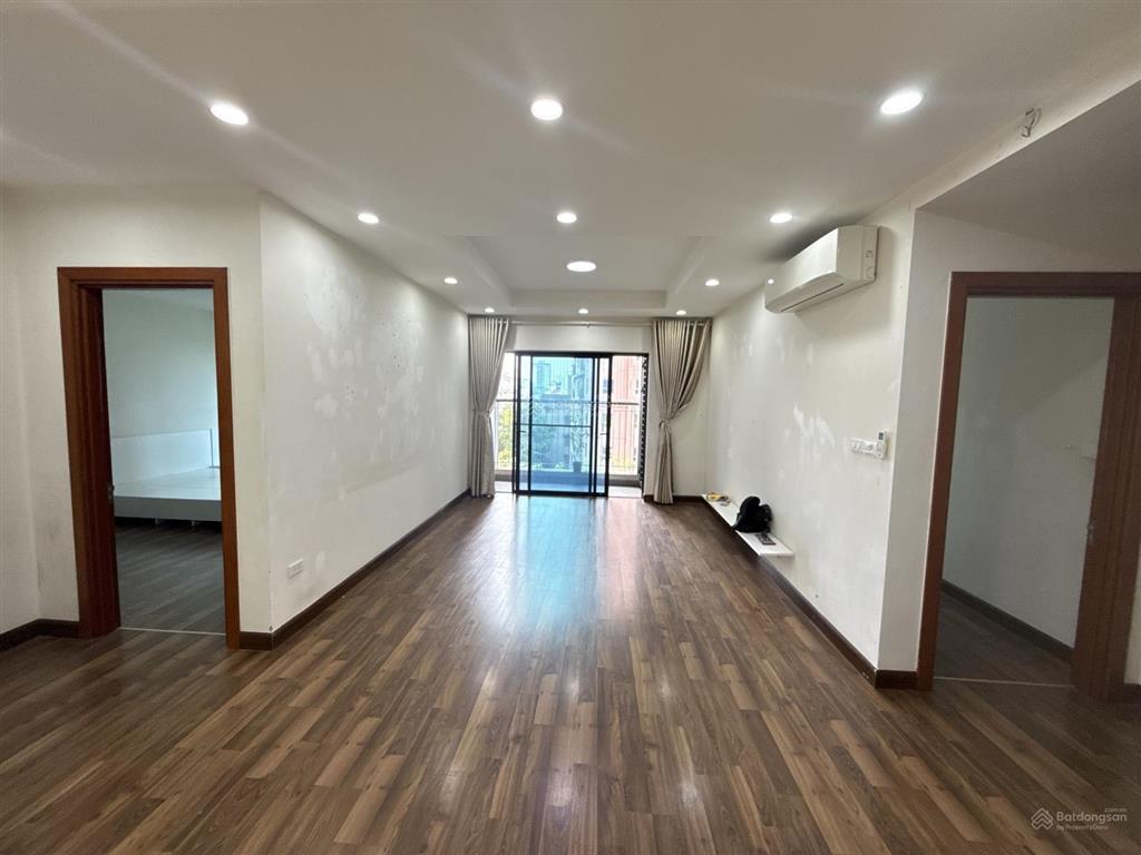 Chính chủ cho thuê chcc goldmark city 136 hồ tùng mậu 114 m2 thông thuỷ gần đủ đồ