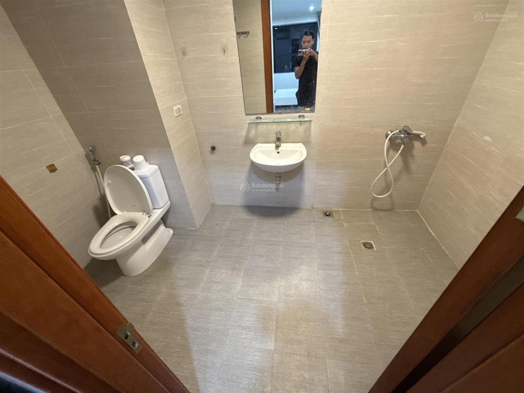 Chính chủ cho thuê chcc goldmark city 136 hồ tùng mậu 114 m2 thông thuỷ gần đủ đồ