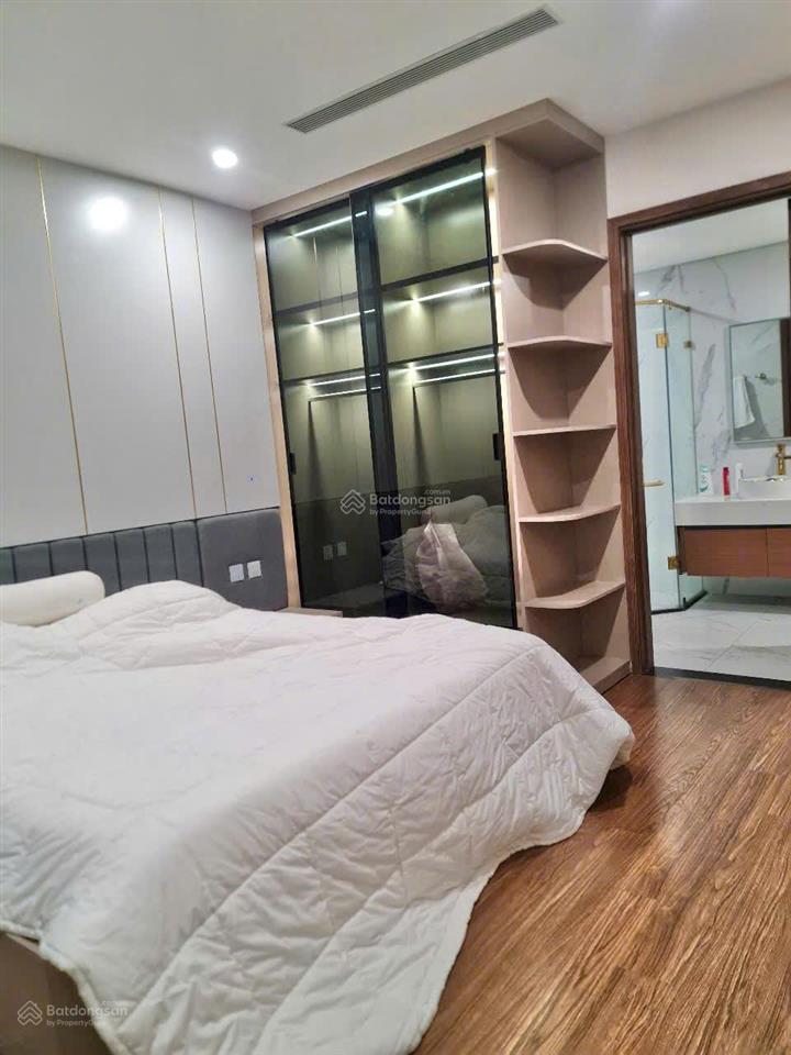 Bán căn 3 ngủ vị trí đẹp sunshine city, dt 99m2 , hướng mát, nội thất đẹp, giá chỉ 11,5 tỷ